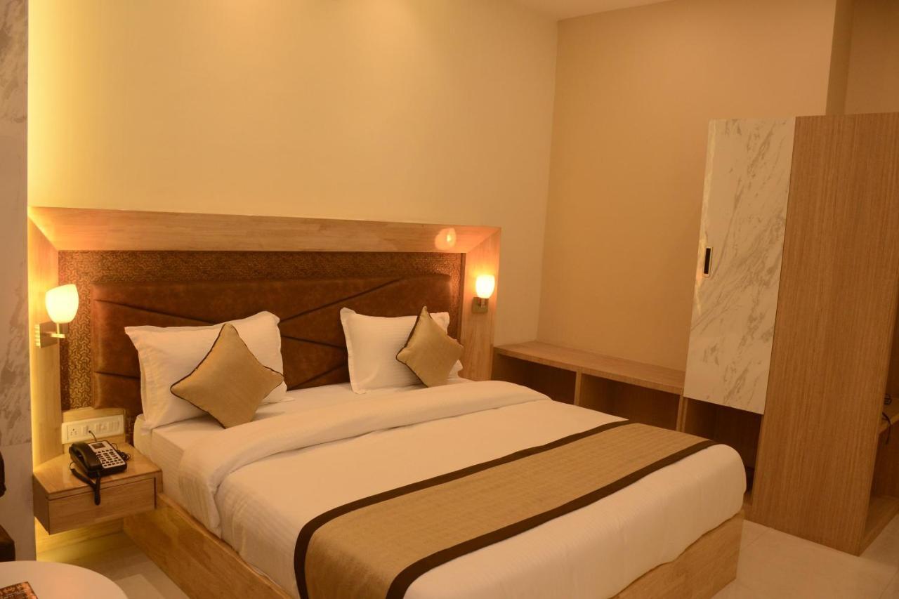 Hotel Bharat Kota  Exteriör bild