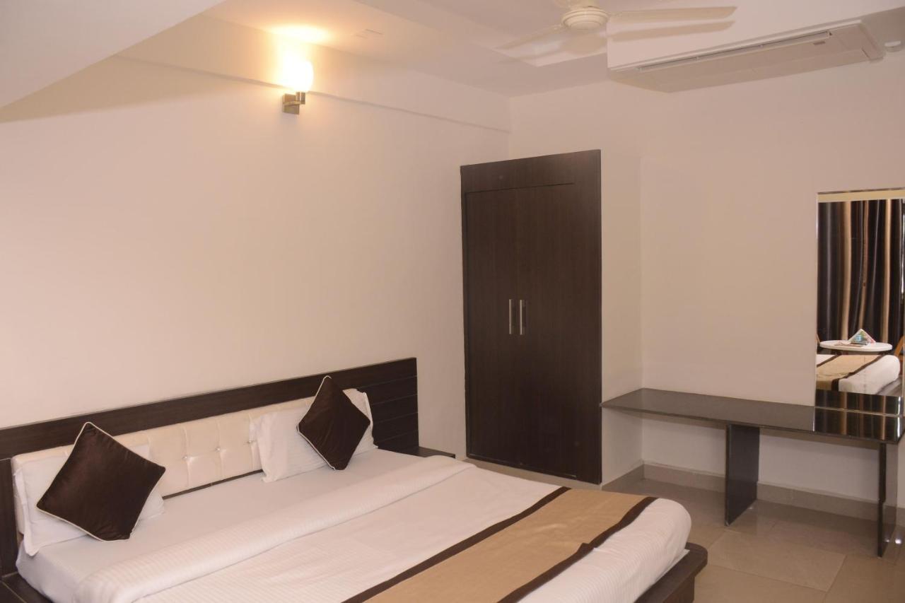 Hotel Bharat Kota  Exteriör bild