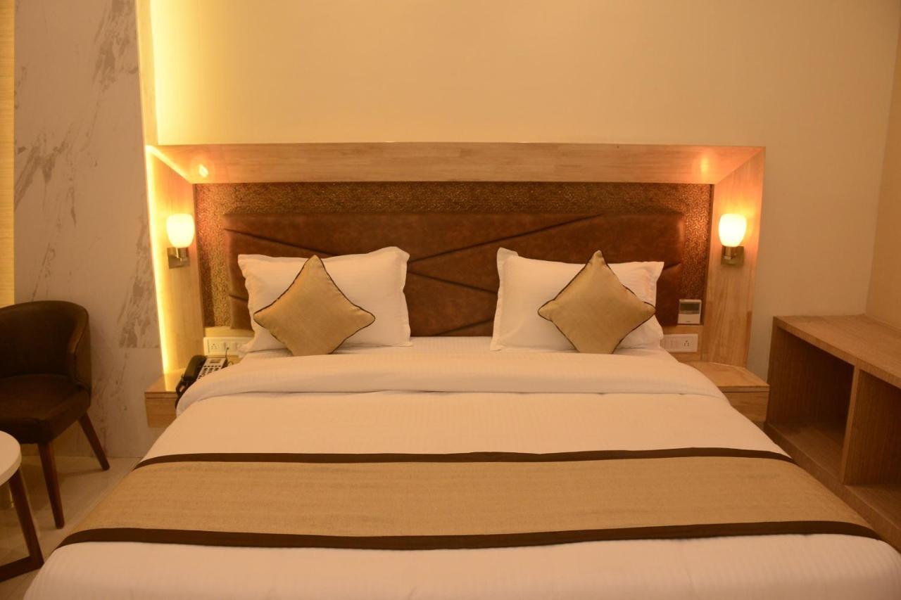 Hotel Bharat Kota  Exteriör bild