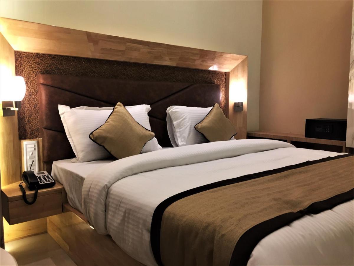 Hotel Bharat Kota  Exteriör bild