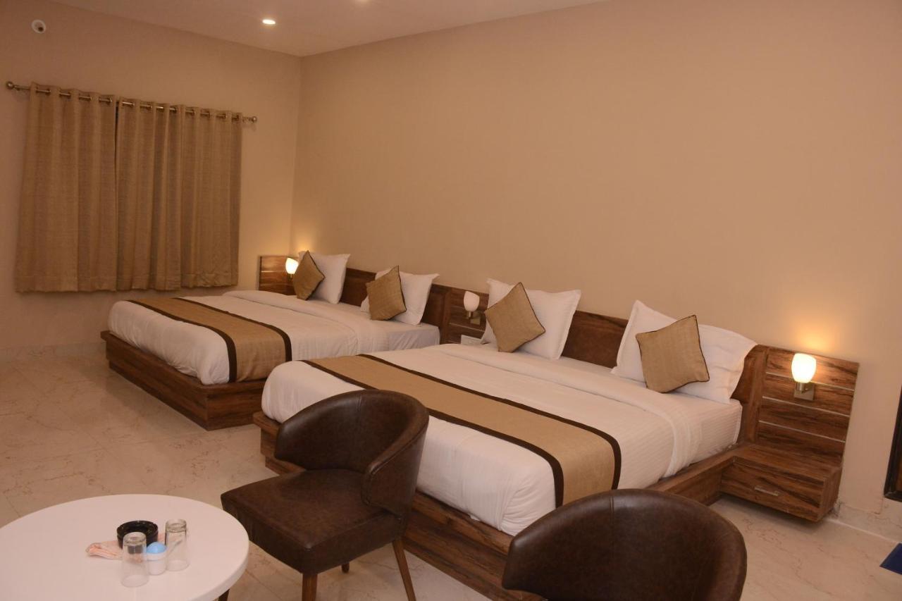 Hotel Bharat Kota  Exteriör bild