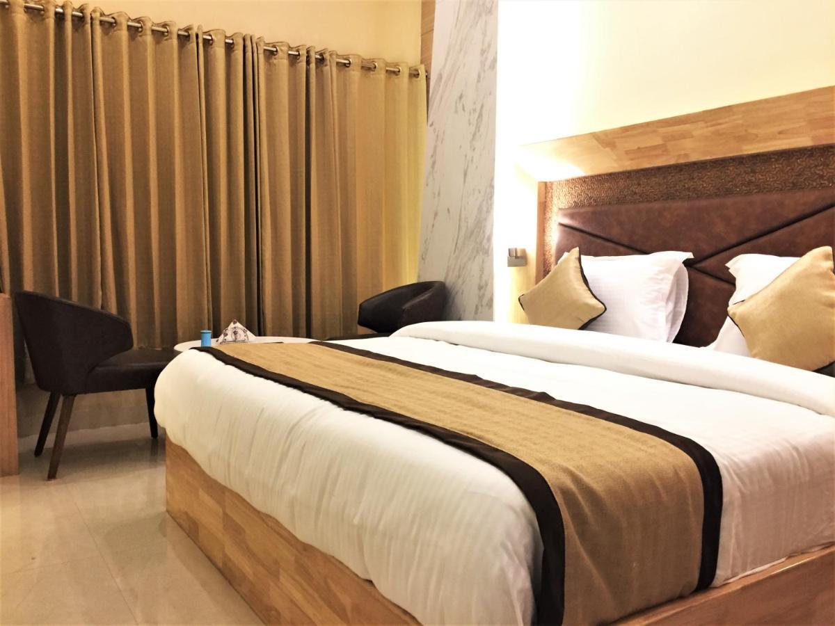 Hotel Bharat Kota  Exteriör bild