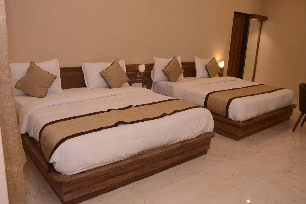 Hotel Bharat Kota  Exteriör bild
