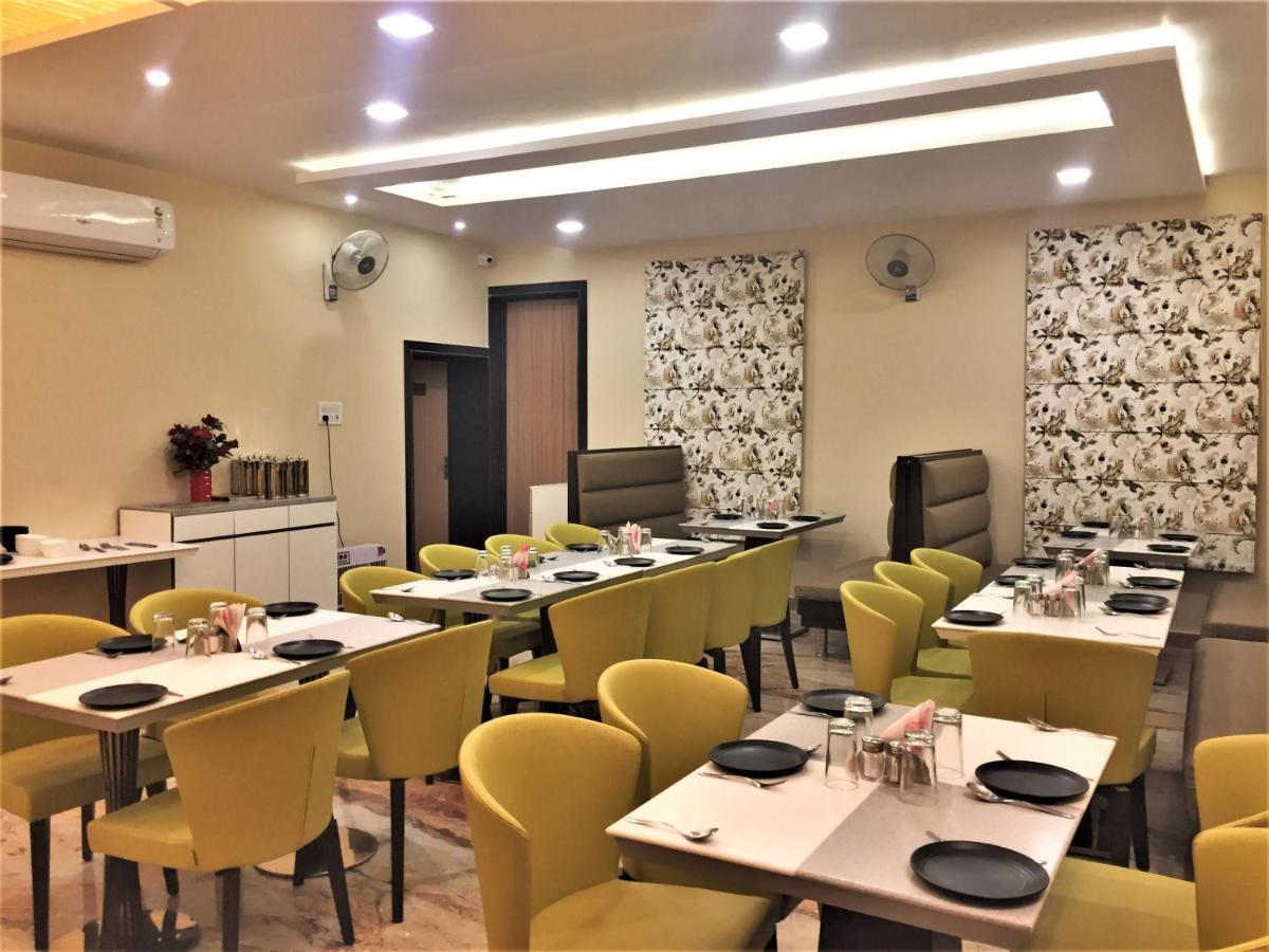 Hotel Bharat Kota  Exteriör bild