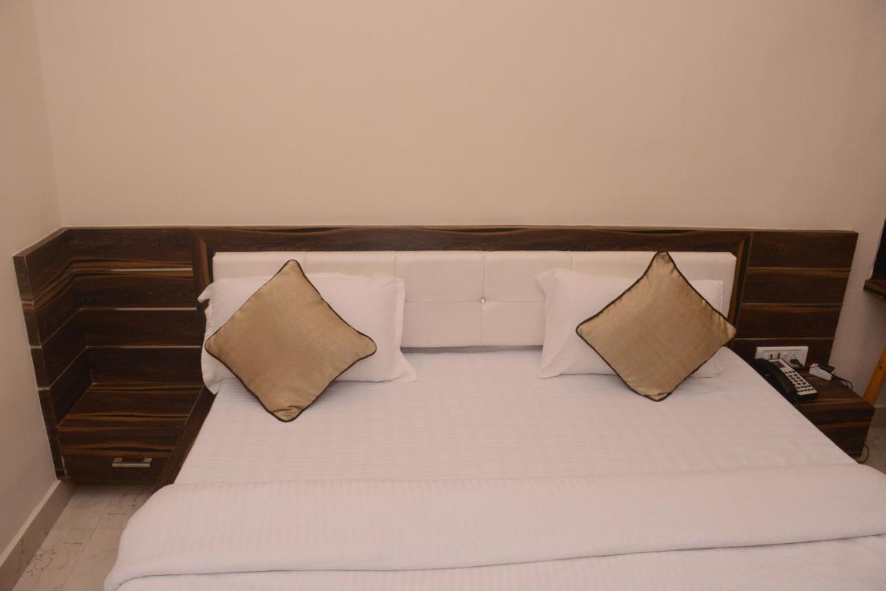Hotel Bharat Kota  Exteriör bild