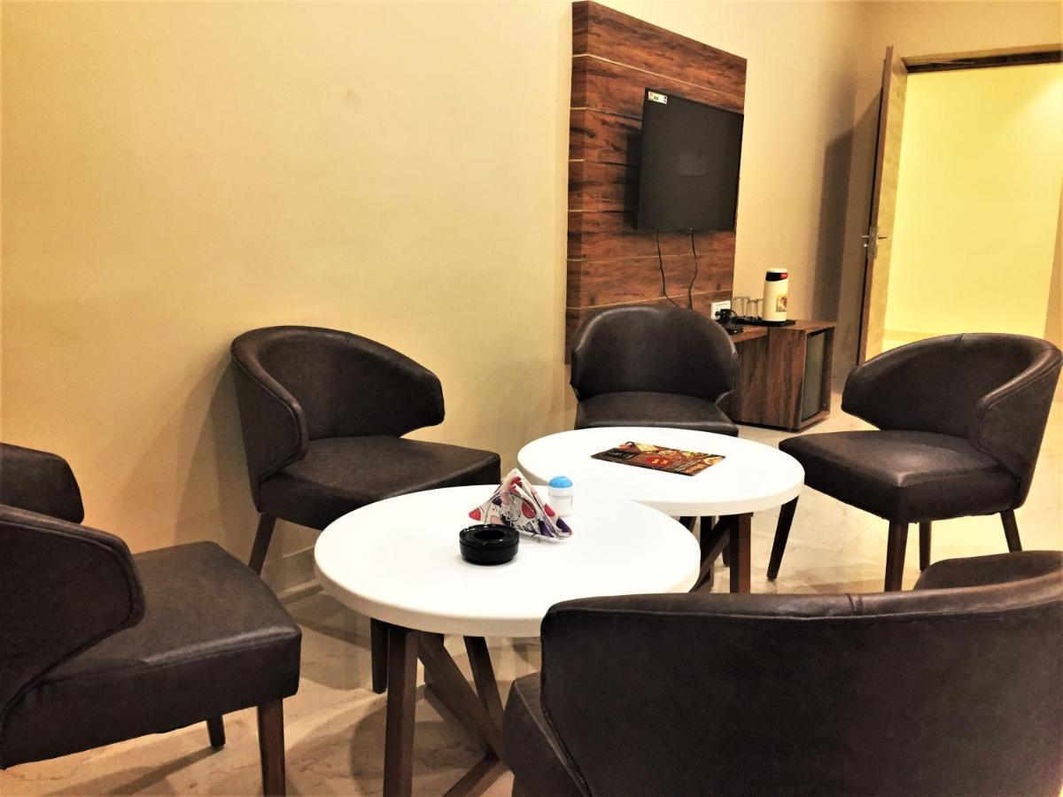 Hotel Bharat Kota  Exteriör bild