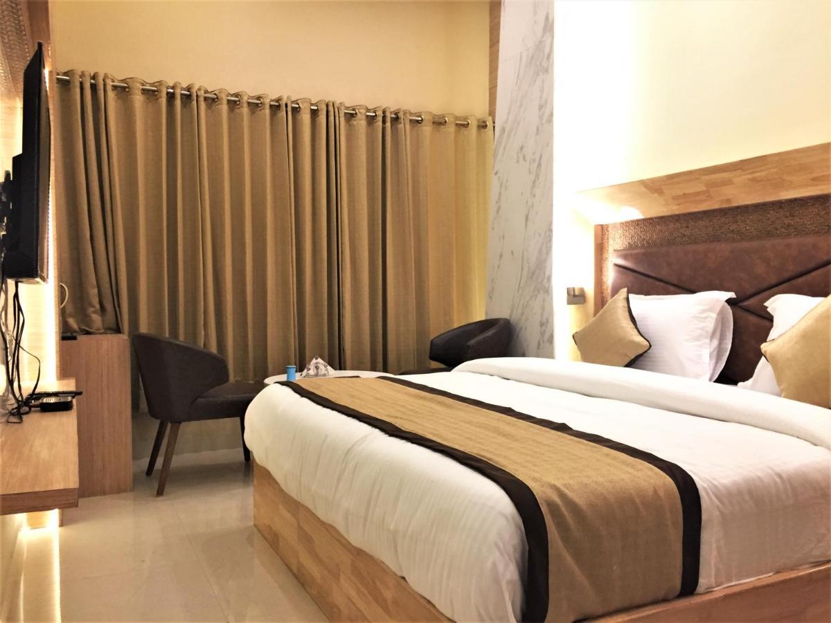 Hotel Bharat Kota  Exteriör bild