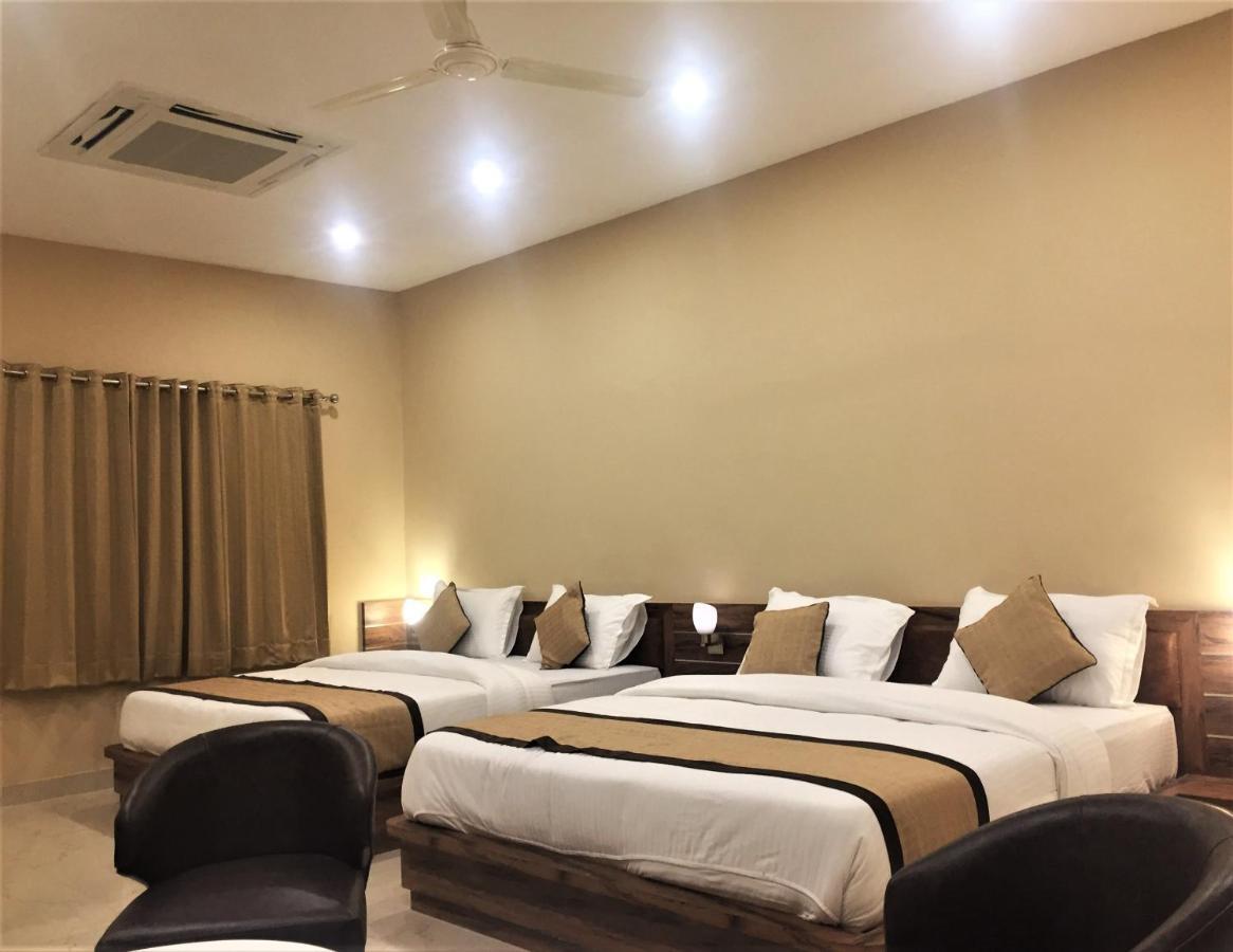 Hotel Bharat Kota  Exteriör bild